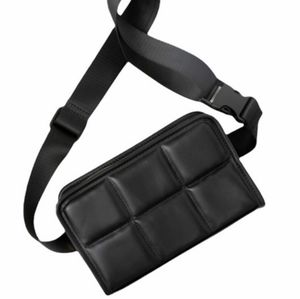 AMANDA UPRICHARD NY BAG NWT!!!